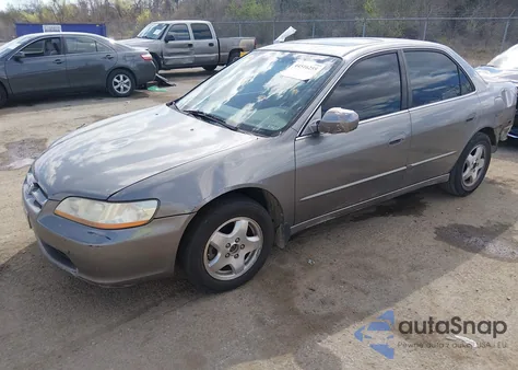 2000 Honda Accord 3.0 Ex z USA, uszkodzony, nr VIN 1HGCG1659YA020059